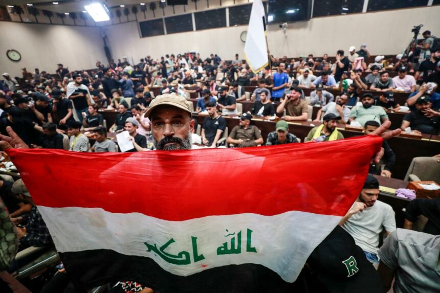 مسارات محتملة: العراق بعد اعتصام أنصار الصدر داخل البرلمان
